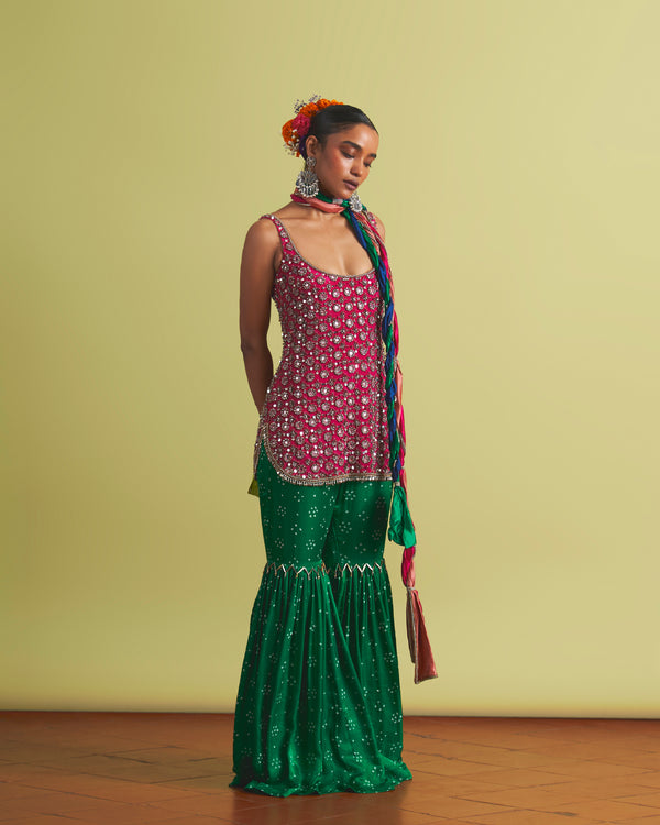 Sinduri Kurta & Jade Pants